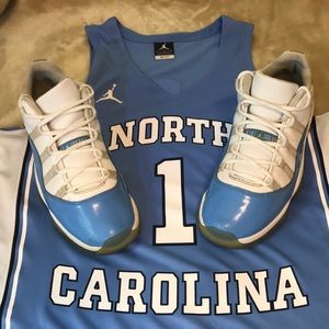 Jordan 11 Low UNC